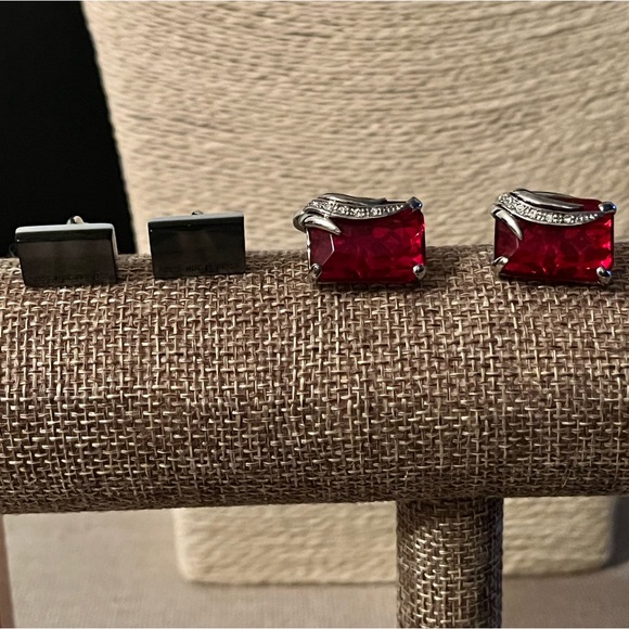 BOSS HUGO BOSS AUTHENTIC DESIGNERS CUFFLINKS & STORAGE BOX - Picture 3 of 17